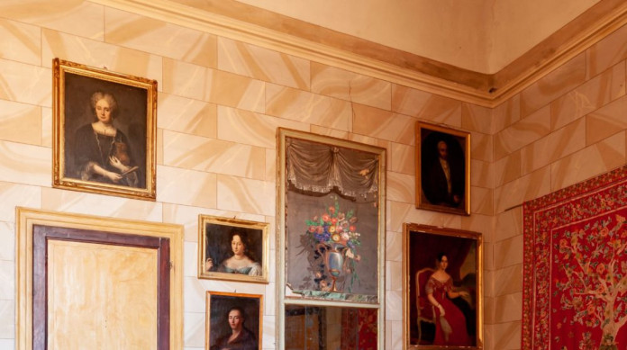 Italiana viraliza ao mostrar rotina morando em castelo de 900 anos com 45 quartos e 3 mil metros quadrados