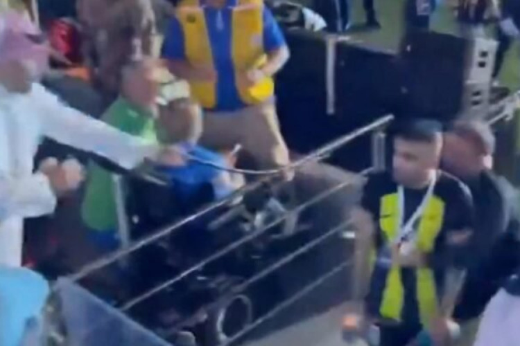 Abderrazak Hamdallah, atacante da equipe árabe, não prestou queixa contra o agressor