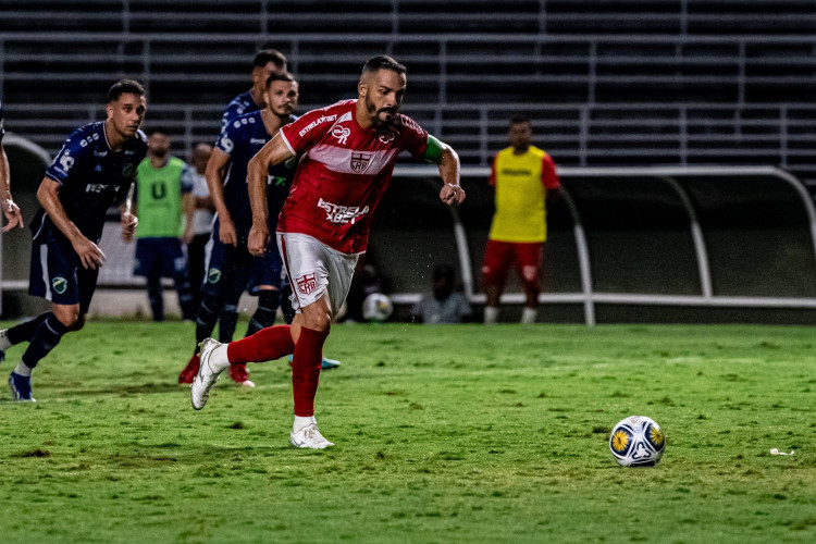 Anselmo Ramon atua como centroavante do CRB de Alagoas