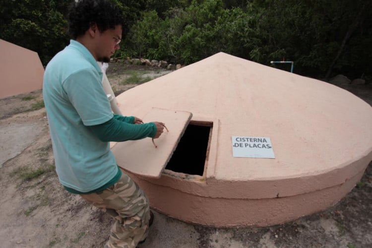 Cisterna de placa em visita à Reserva Natural Serra das Almas, em Crateús 
