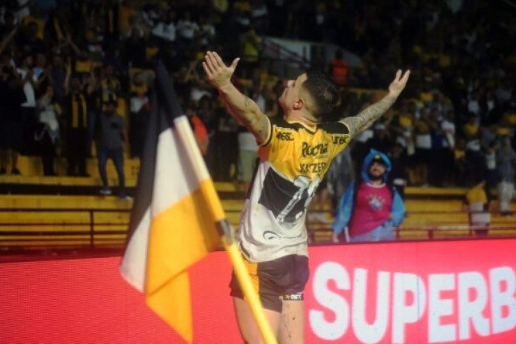 Golaço de Renato Kayzer foi o primeiro do Criciúma e do Brasileirão-2024. Mas os Jaconeros chegaram ao empate com pintura de Jean Carlos