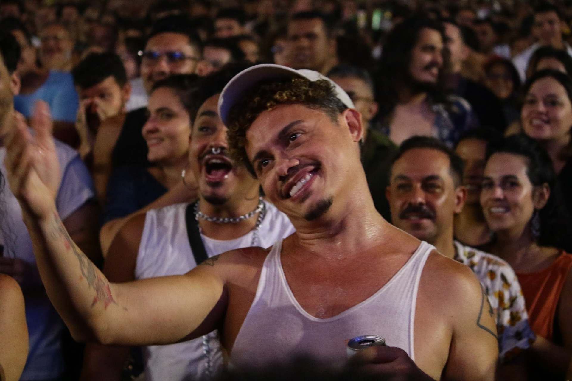Preta Gil encerrou programação do aniversário de Fortaleza no Aterro da Praia de Iracema, neste sábado, 13