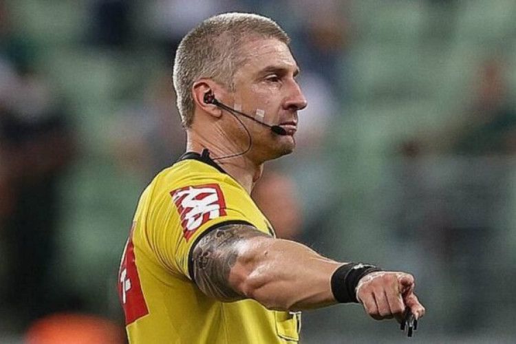 Todos os nove árbitros (um jogo foi adiado) estreiam nesta edição do campeonato. Três árbitros de vídeo, porém, voltam a atuar