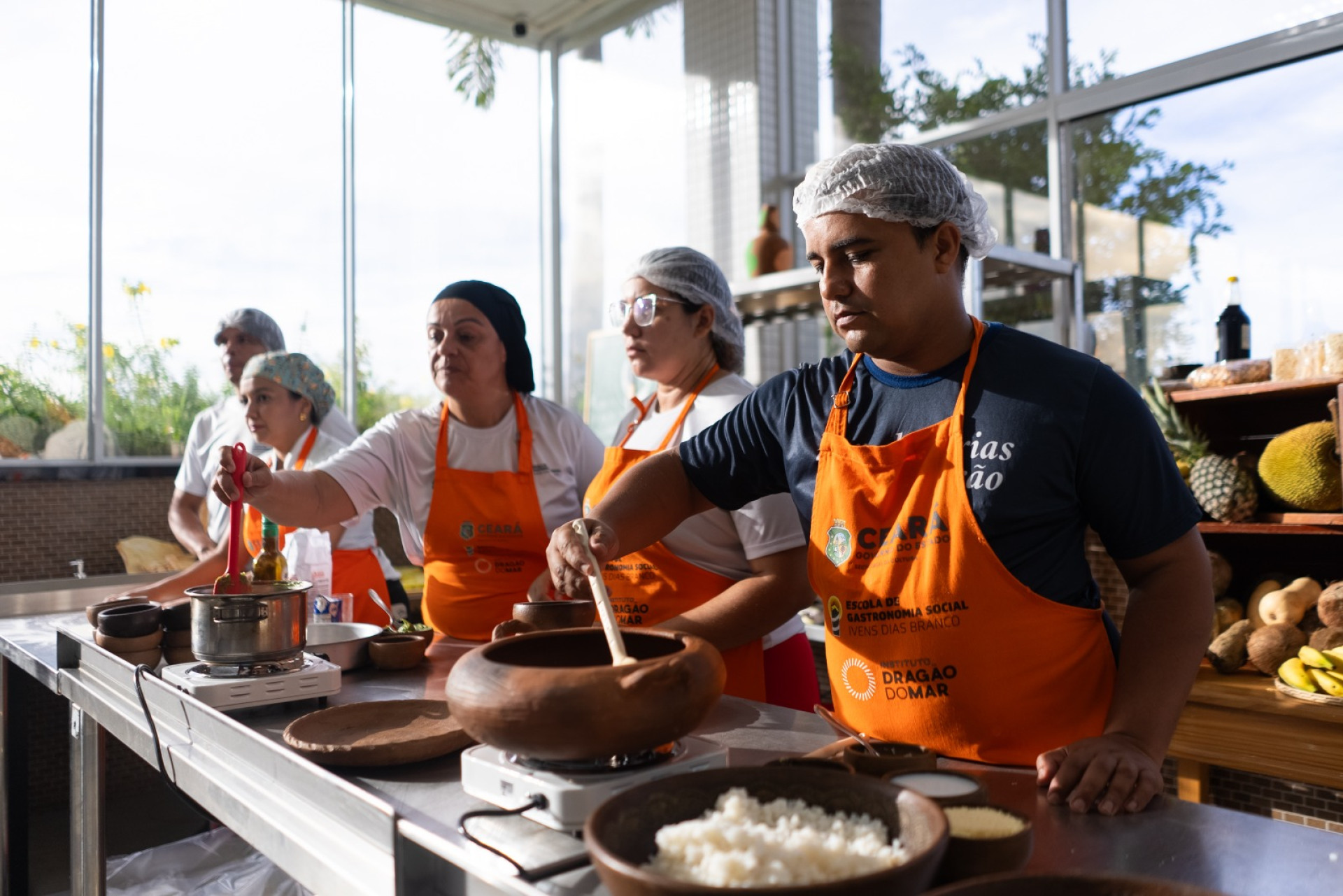 Escola de Gastronomia Social oferece cursos profissionalizantes (Foto: Divulgação / SECULT)