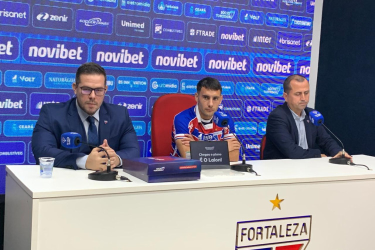 Emmanuel Martínez é apresentado oficialmente pelo Fortaleza
