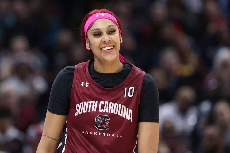Brasileira Kamilla Cardoso em treino do South Carolina para a final da NCAA