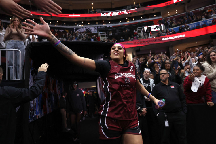 Brasileira Kamilla Cardoso em treino do South Carolina para a final da NCAA