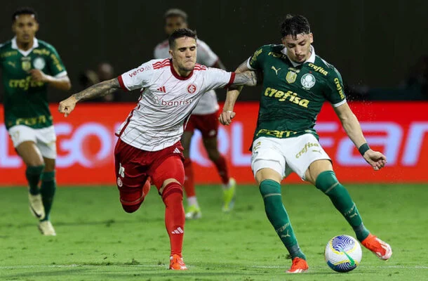 Wesley marca no fim do primeiro tempo e define resultado na Arena Barueri. Internacional vai a seis pontos, e Palmeiras fica com três