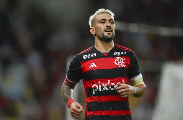 Arrascaeta e Luiz araújo apresentaram desgaste muscular no treino e devem ser poupados do jogo entre Flamengo e São Paulo