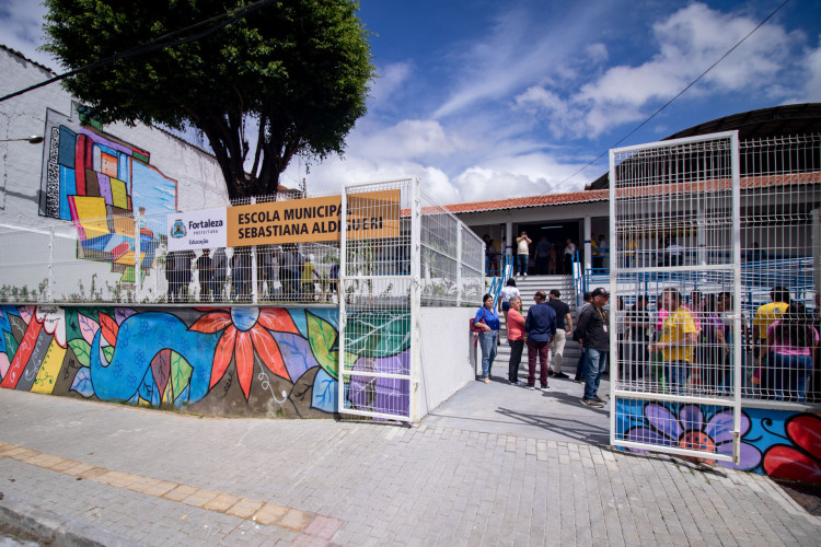 Requalificação de Escola Municipal Sebastiana Aldigueri no bairro Cristo Redentor