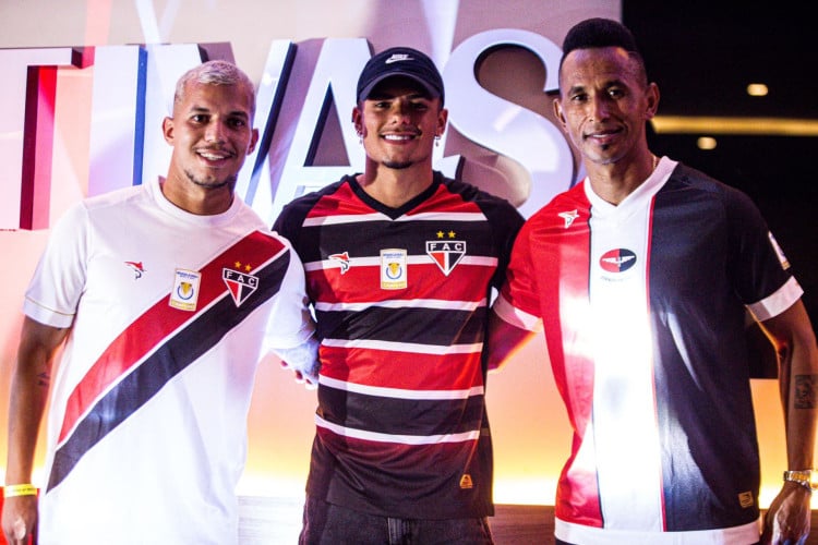 Novo uniforme tem temática retrô em alusão a título do Tubarão da Barra