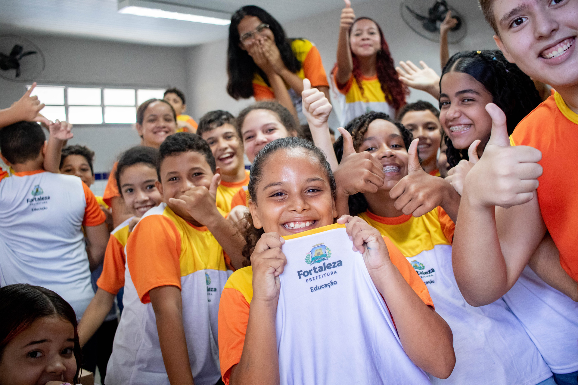 FORTALEZA, CEARÁ, BRASIL, 17-04-2024: Prefeito José Sarto em requalificação de Escola Municipal Sebastiana Aldigueri no bairro Cristo Redentor a unidade atende 668 estudantes do 6º a 9º ano do Ensino Fundamental. (Foto: Samuel Setubal/ O Povo)