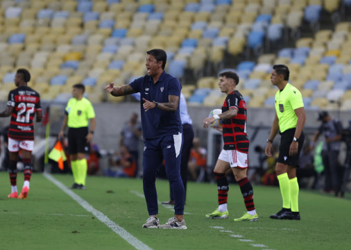 Após derrota para o Flamengo, Thiago Carpini é demitido do São Paulo