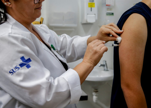 Vacinação contra a dengue no Brasil 