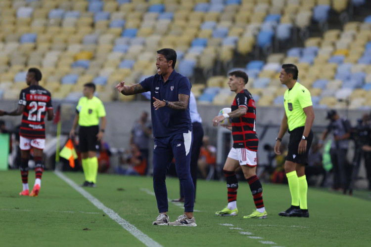 Thiago Carpini foi desligado do comando técnico do São Paulo após perder para o Flamengo no Maracanã 