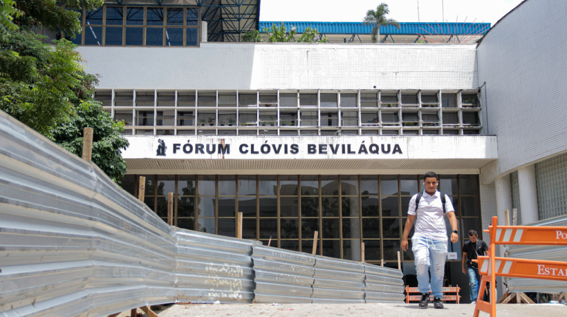 Imagem de apoio ilustrativo. Fachada do Fórum Clóvis Beviláqua