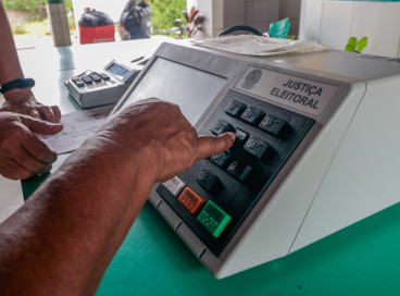 Foto de apoio ilustrativo: jovem com Transtorno do Espectro Autista (TEA) recebe certidão de quitação eleitoral por prazo indeterminado, em Boa Viagem

 