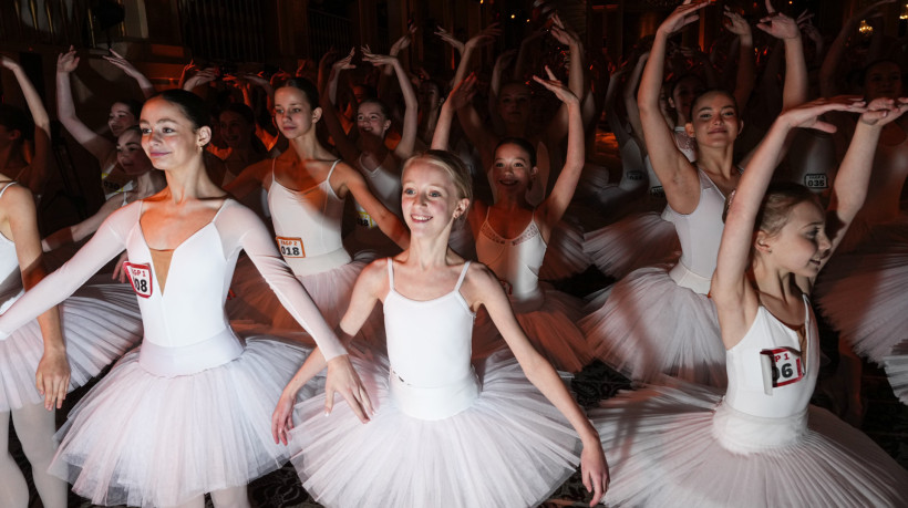 As bailarinas que estabeleceram o novo recorde vêm de diversas partes do mundo 