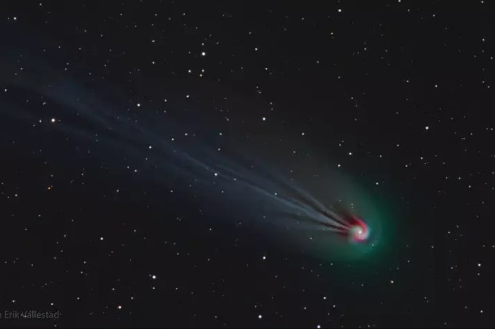 O cometa 12P/Pons-Brooks, conhecido como Cometa do Diabo, está visível no hemisfério Sul 