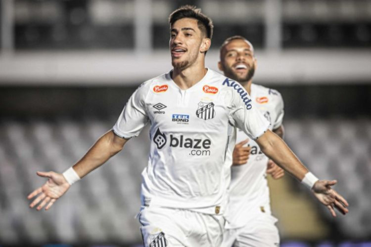 Pedrinho e Guilherme marcaram os gols da vitória do Santos na estreia na Série B 