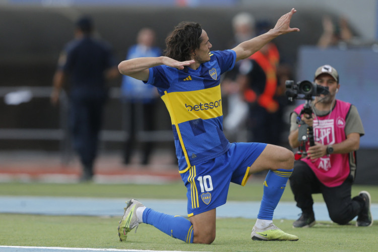 Cavani, camisa 10 do Boca Juniors, marcou um dos gols da vitória sobre o River Plate