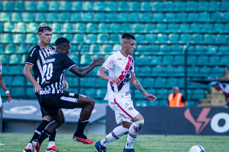 Ferroviário iniciou a Série C 2024 com derrota diante do Figueirense no estádio Orlando Scarpelli.  