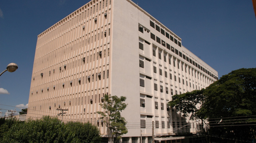 A defesa diz que vai recorrer à Justiça após professor ser demitido por casos de assédio