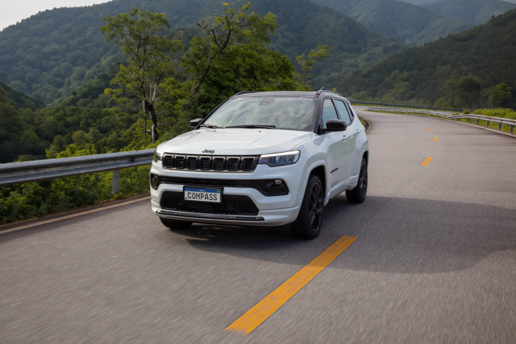 Jeep Compass Blackhawk tem novo motor Hurricane 2.0T Gasolina
