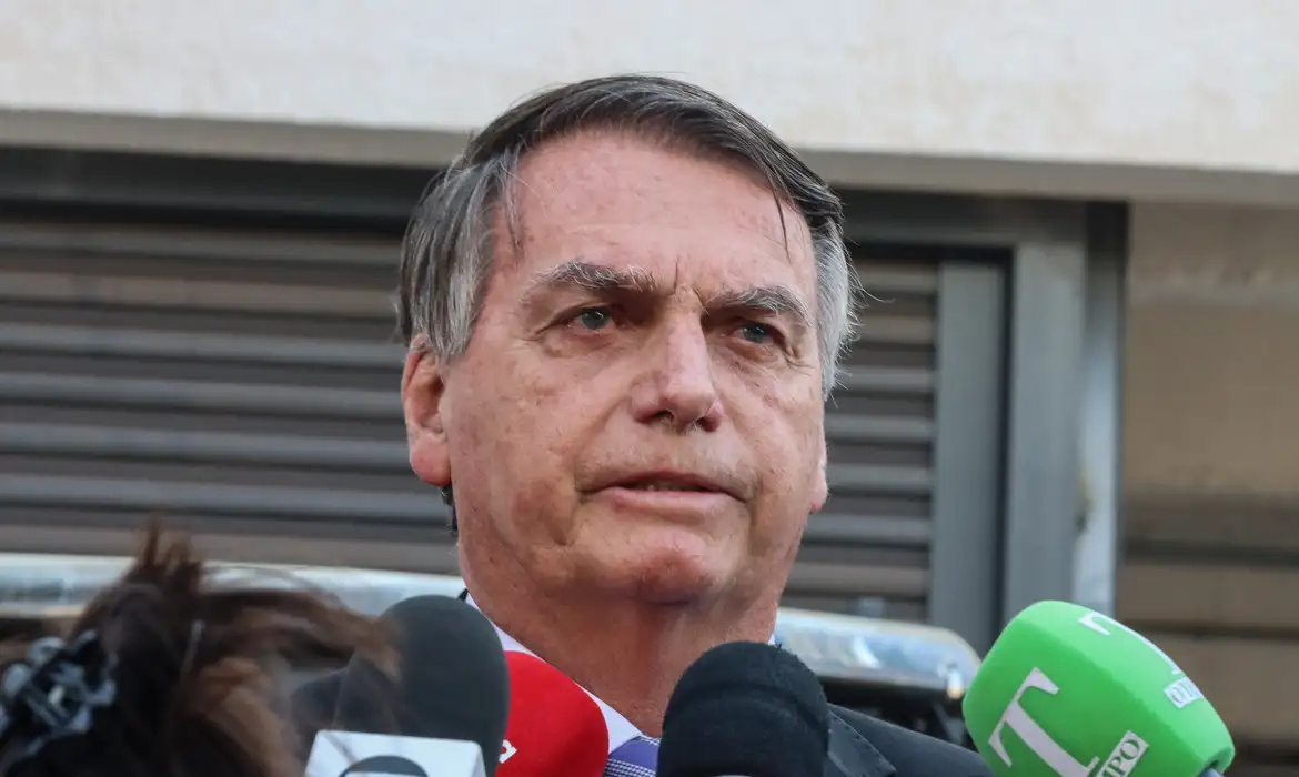 PF tem aval para aprofundar investigação sobre vacina de Bolsonaro