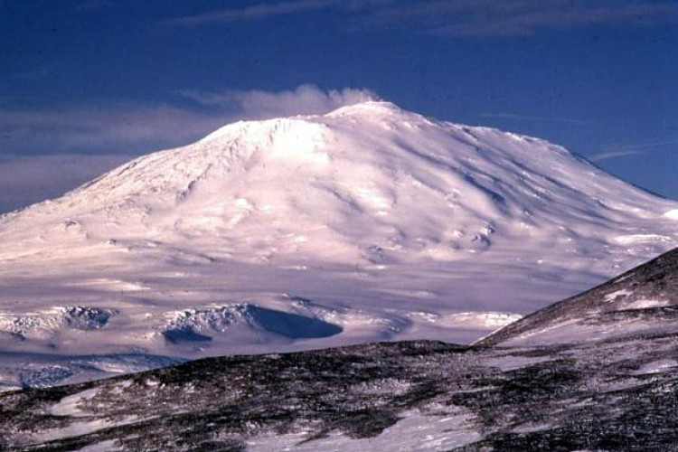 Monte Érebo é o vulcão mais ativo atualmente da Antártida 