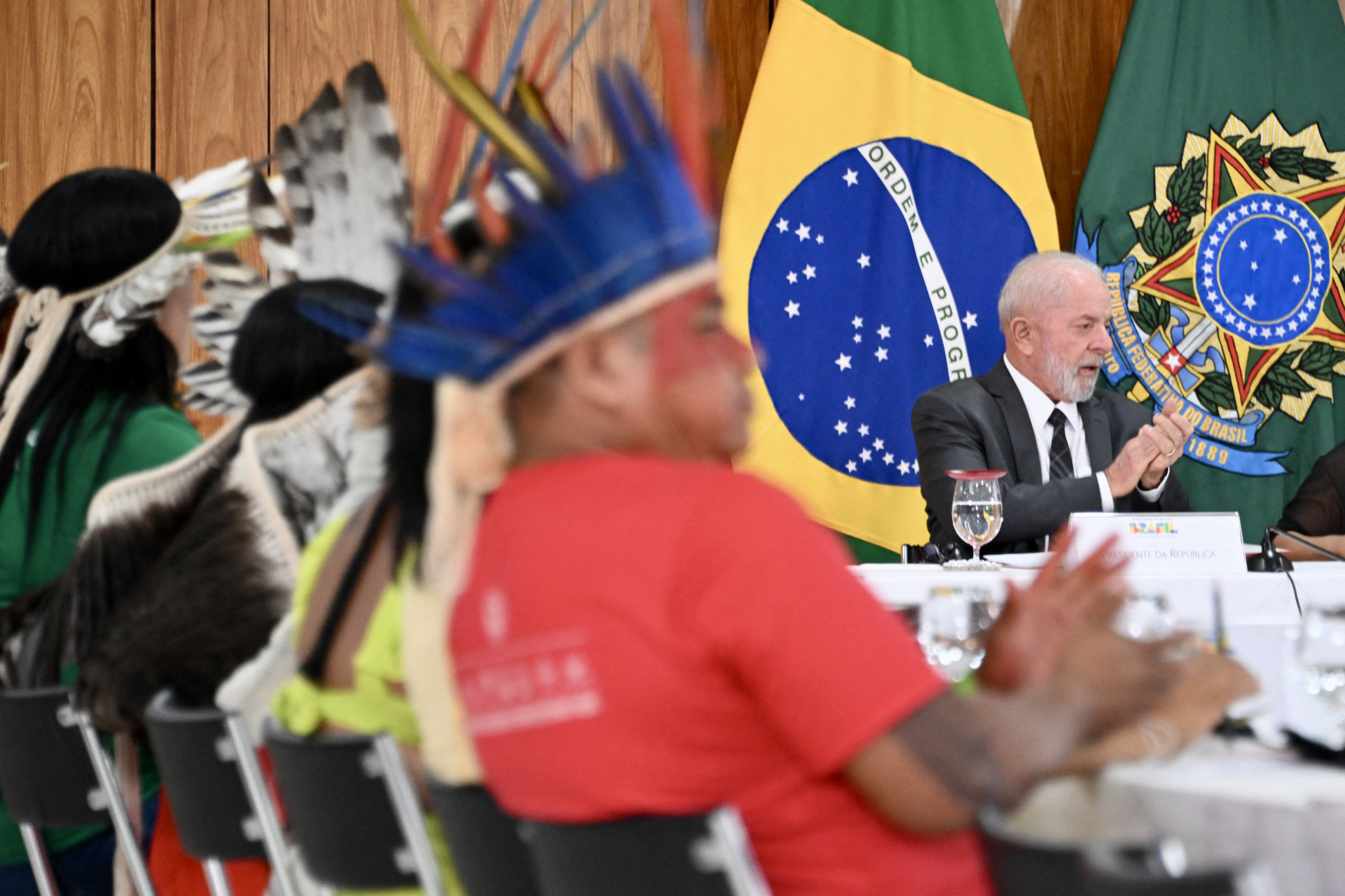 ￼LULA reunido com lideranças indígenas (Foto: EVARISTO Sá / AFP)