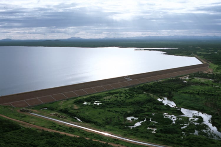 Açude Sítios Novos, em Caucaia, é um dos reservatórios que está sangrando no Ceará
