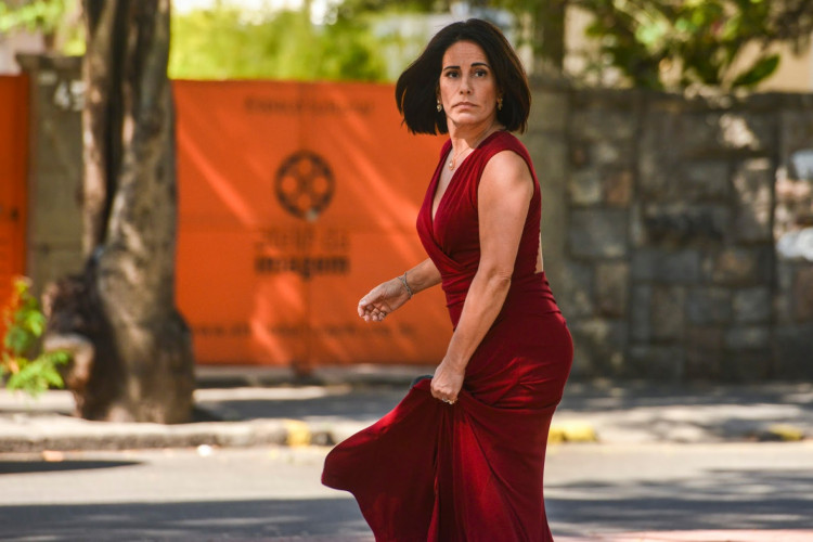 Um filme de comédia, vai passar na Sessão da Tarde hoje, sexta, 26 de abril de 2024 (26/04/2024), às15h25min (horário de Brasília), na TV Globo