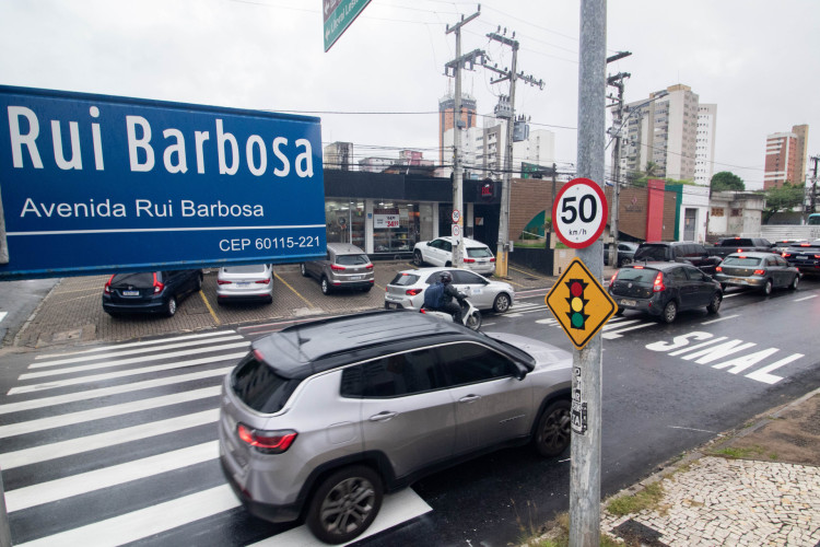 ￼AVENIDA passou por atualização na sinalização