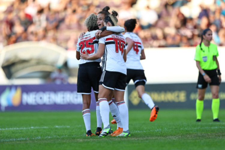 Equipes estão na parte de cima da tabela e duelam neste domingo, no CT de Cotia, pela sétima rodada do Brasileirão Feminino