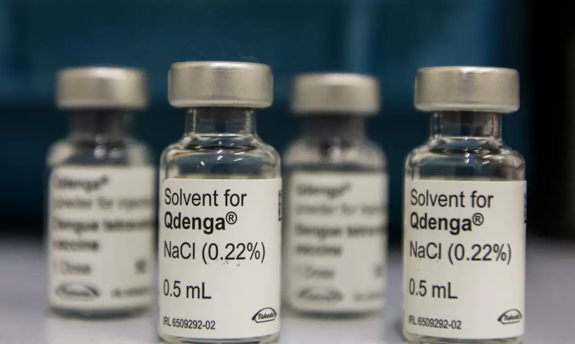 Reforma prevê isenção para vacinas de covid, dengue e febre amarela 