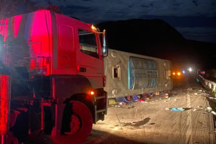 minas Gerais: acidente de ônibus mata quatro pessoas e deixa 32 feridos 