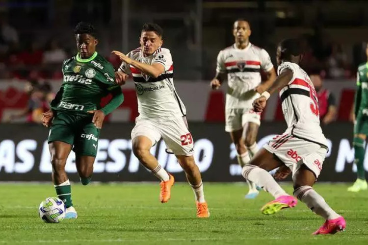 O São Paulo vai enfrentar o Palmeiras: veja onde assistir ao jogo do Brasileirão