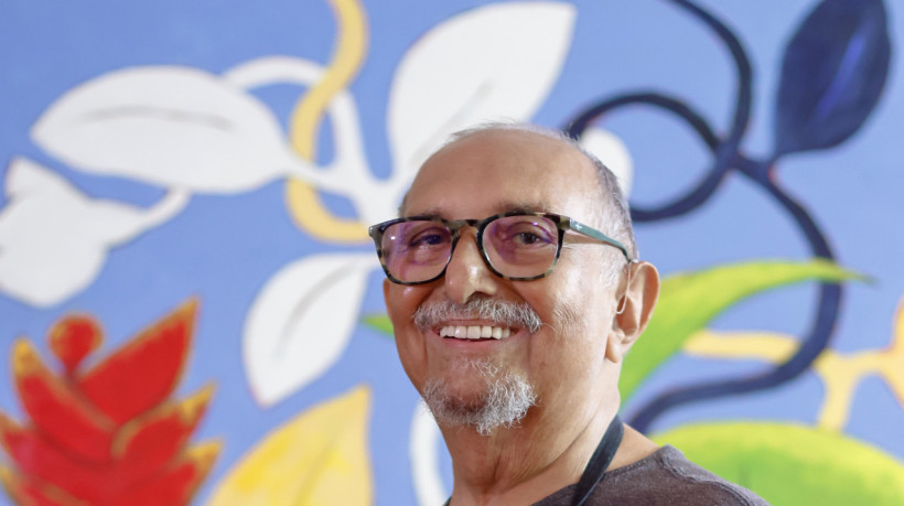 FORTALEZA, CEARÁ,  BRASIL- 29.04.2024: 60 anos de carreira do artista plástico Roberto Galvão. Em 2024 o artista plástico cearense Roberto Galvão comemora 60 anos de carreira e o Vida & Arte vai fazer uma matéria sobre sua trajetória. (Foto: Aurélio Alves/O POVO) (Foto: AURÉLIO ALVES)