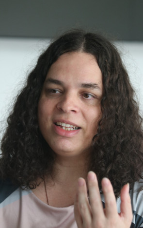 Amara Moira,  escritora, doutora em teoria e crítica literária, mostra os registros da comunidade LGBTQ  no Brasil desde o período colonial 