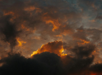 Mas por que o Monte Érebo expele ouro? O vulcão está localizado em uma área onde a crosta se afina.