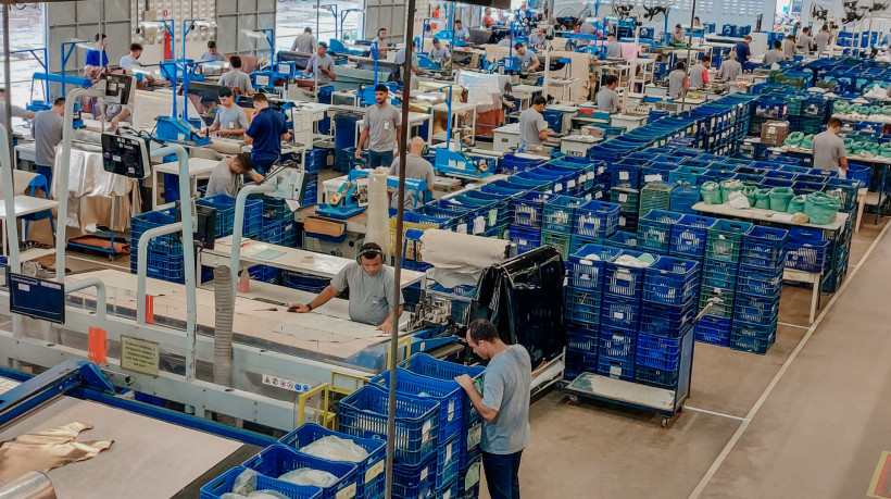 Ind&uacute;stria cearense mant&eacute;m ritmo de contrata&ccedil;&otilde;es e fecha julho com saldo positivo de empregos formais