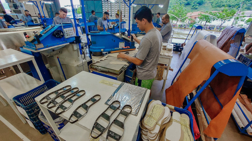 Cear&aacute; toma a lideran&ccedil;a nacional na produ&ccedil;&atilde;o de cal&ccedil;ados e prev&ecirc; novos projetos de ind&uacute;strias para 2026