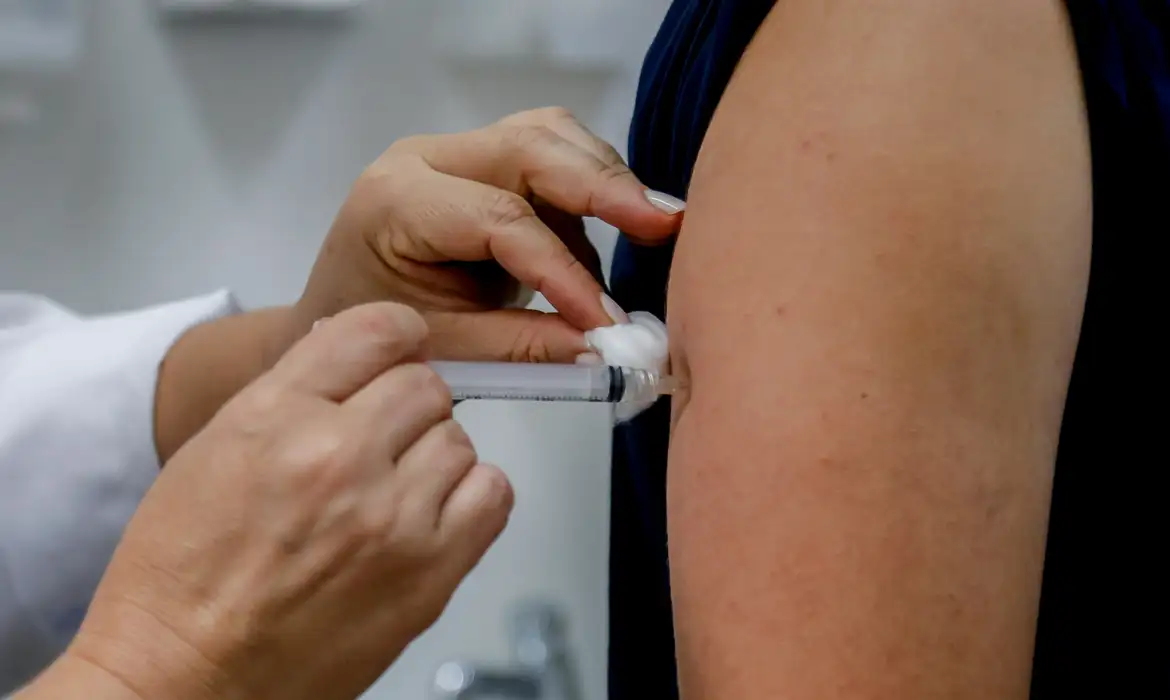 País já tem estratégia de vacinação  