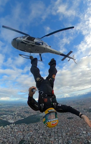 Cantor fez homenagem ao ídolo brasileiro