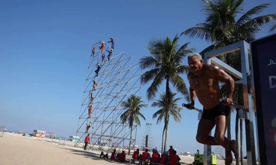 Bombeiros garantem segurança do público no show de Madonna no Rio