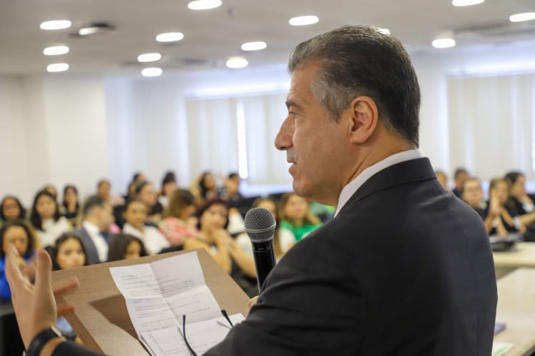 Evento realizado no auditório da Escola Superior do Ministério Público do Ceará (MPCE), em Fortaleza, contou com palestra do procurador de Justiça, Sávio Bittencourt