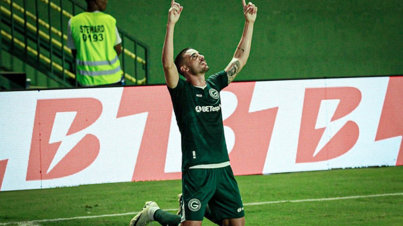 Thiago Galhardo marcou seu primeiro gol com a camisa do Goiás 