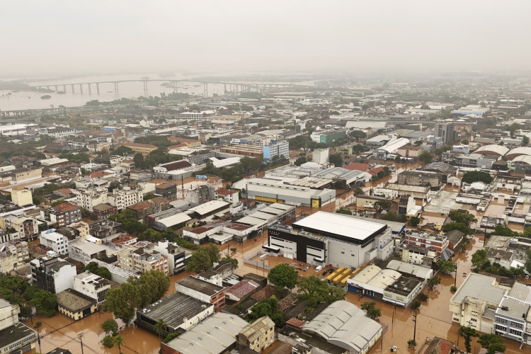 Vista aérea das ruas alagadas do bairro Navegantes, em Porto Alegre, Rio da Grande do Estado