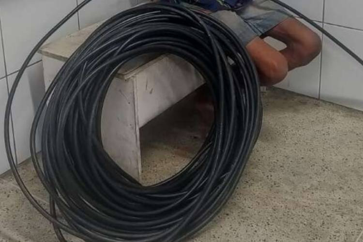 Homem furtou cerca de 50 metros de fio no bairro Serrinha